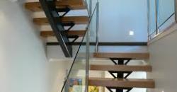 Beltéri lépcsők fa lépcsőfokkal